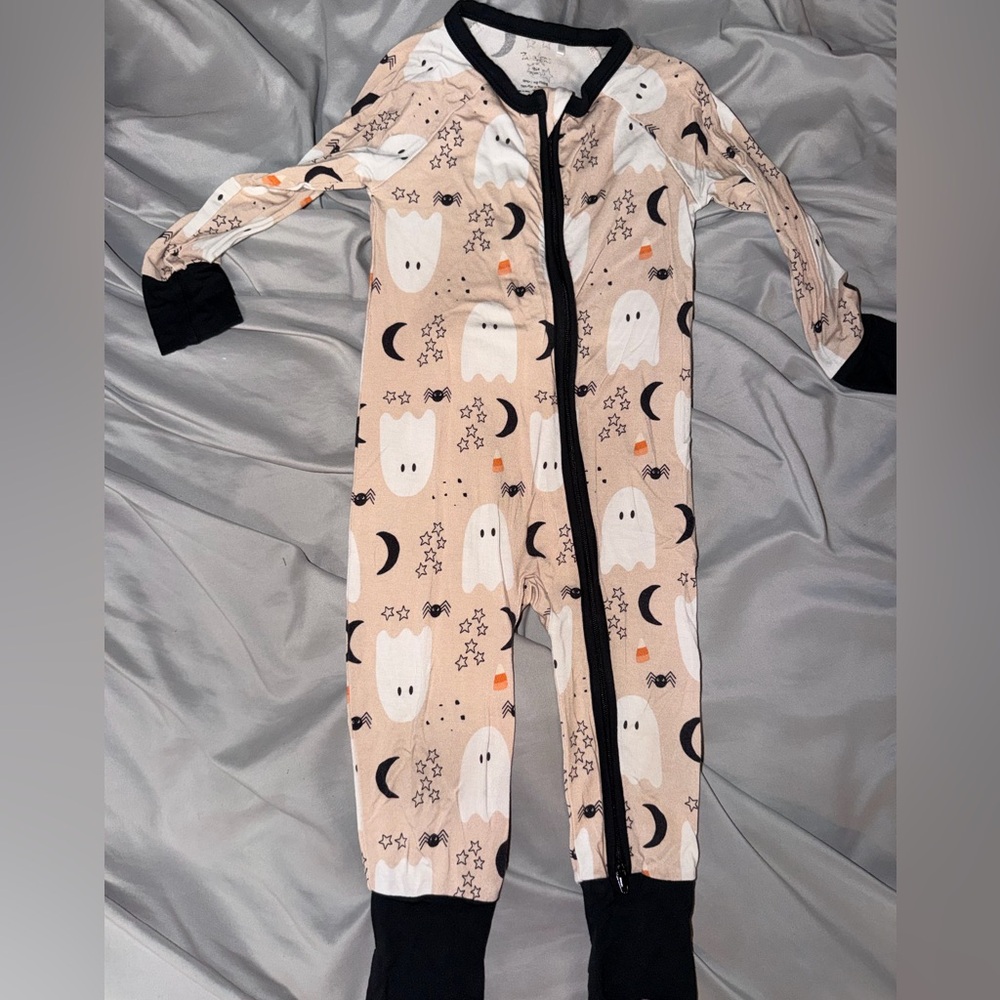 18-24 months BAMBOO Beige Ghost Print One-Piece Pajamas with Black Trim